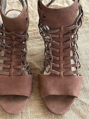 Vince Camuto Women’s Brown Strappy Gladiator Sandals - Casual Summer Heels, Sz 9